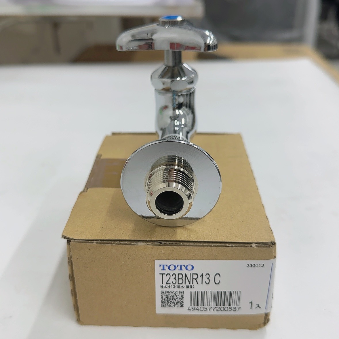 Vòi nước gắn tường TOTO T23BNR13C