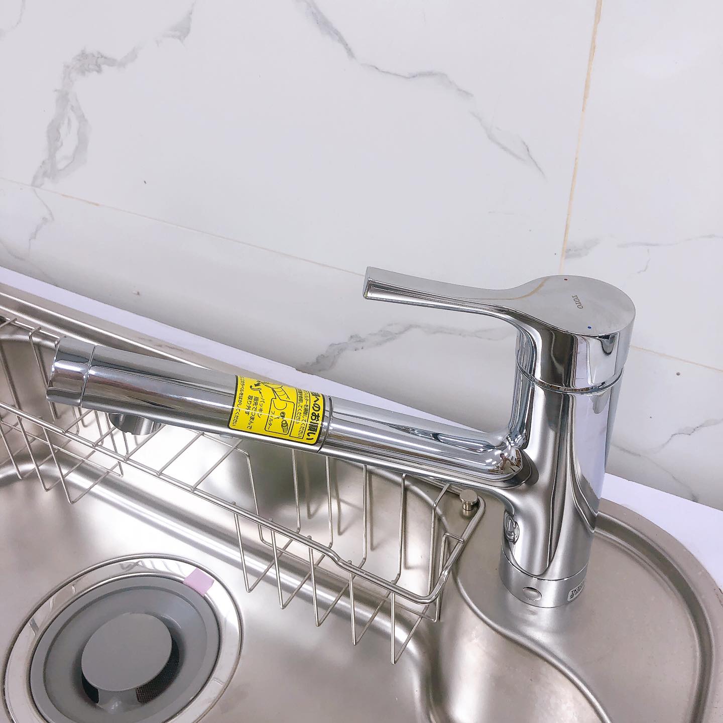 Vòi rửa nhà bếp TOTO TKS05305JA có đầu vòi kéo dài