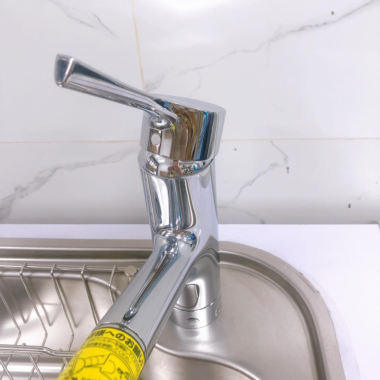 Vòi rửa nhà bếp TOTO TKS05305JA có đầu vòi kéo dài