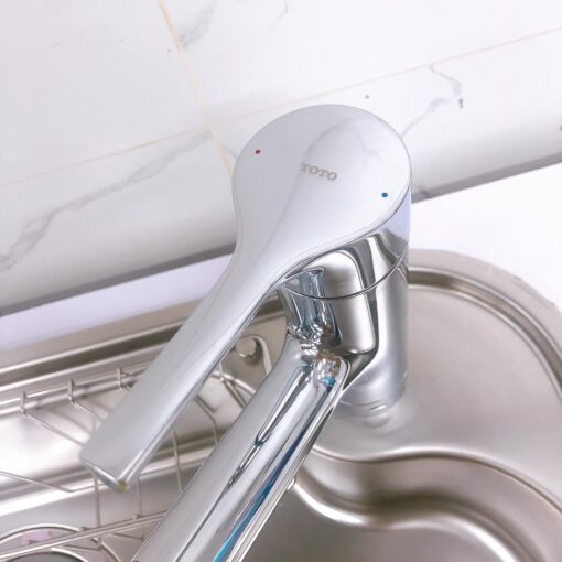 Vòi rửa nhà bếp TOTO TKS05305JA có đầu vòi kéo dài - Ảnh 6