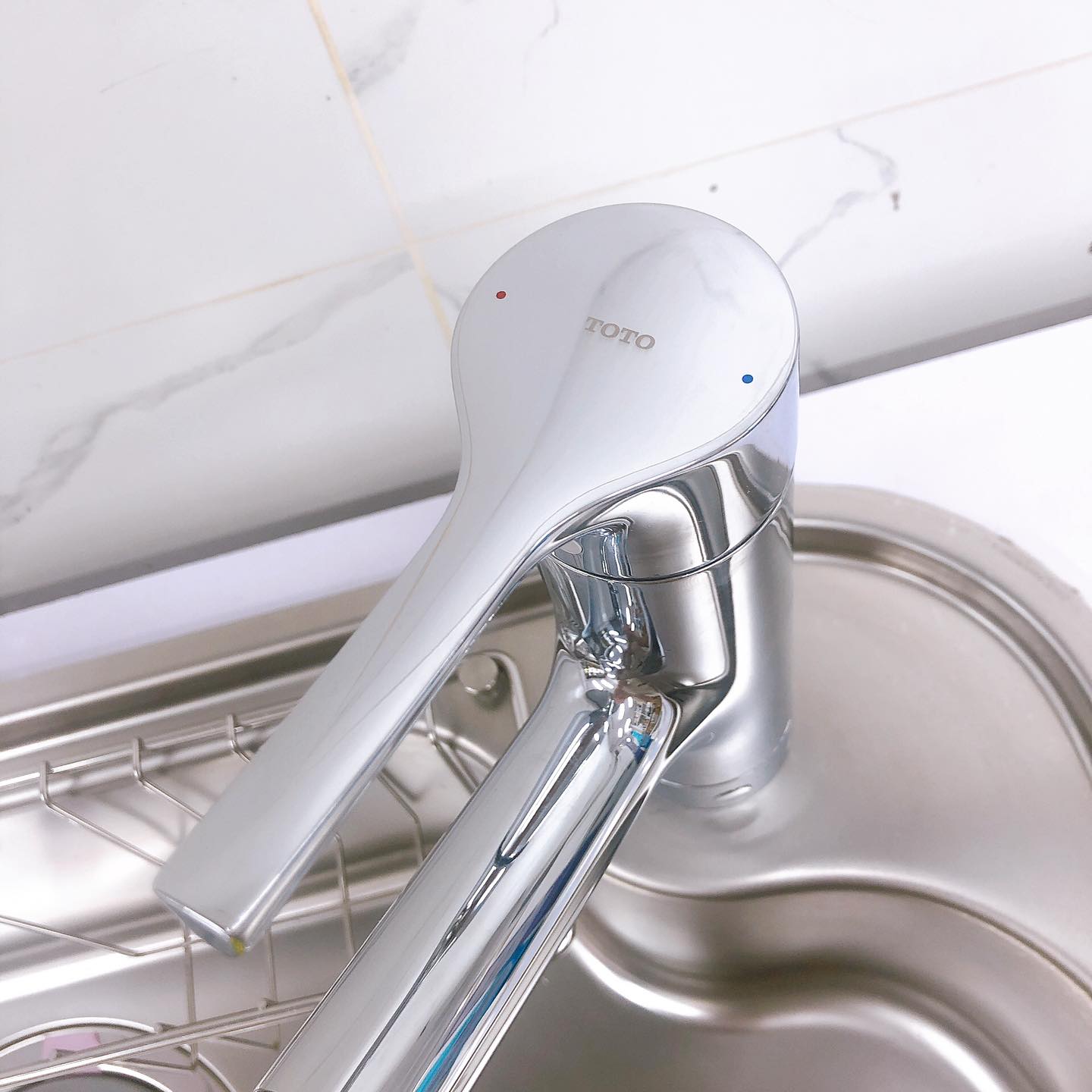 Vòi rửa nhà bếp TOTO TKS05305JA có đầu vòi kéo dài
