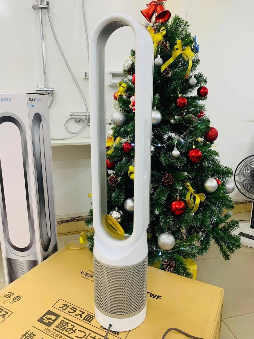Quạt không cánh Dyson TP00WS có lọc bụi mịn 2.5PM