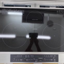 Bếp từ Hitachi HT-M6K gồm 2 bếp từ 1 bếp hồng ngoại và 1 lò nướng