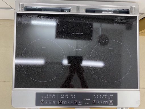Bếp từ Hitachi HT-M6K gồm 2 bếp từ 1 bếp hồng ngoại và 1 lò nướng