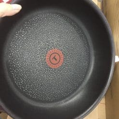 Chảo chiên T-Fal C62205 loại 26CM với lớp phủ Titanium