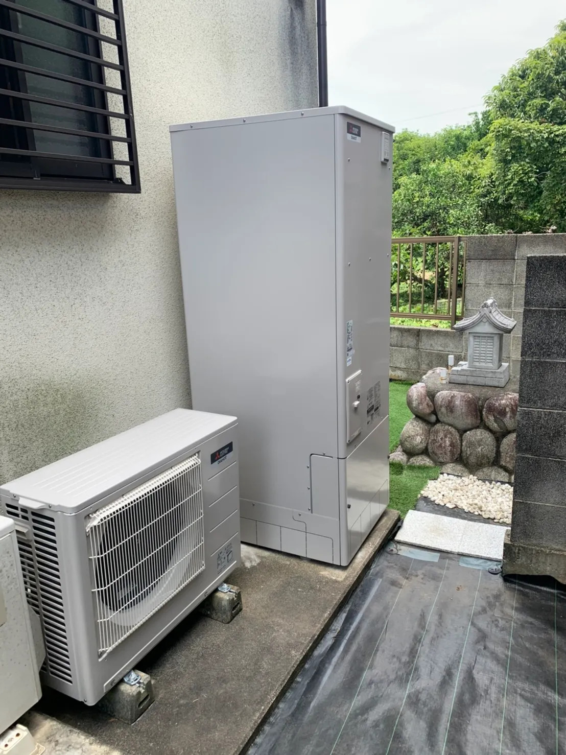 Máy nước nóng trung tâm Mitsubishi SRT-N376 dung tích 370L