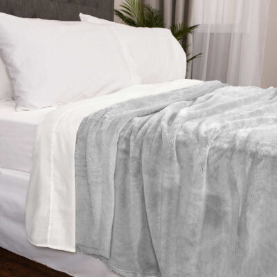 Chăn lông cừu Kirkland Plush Blanket Queen