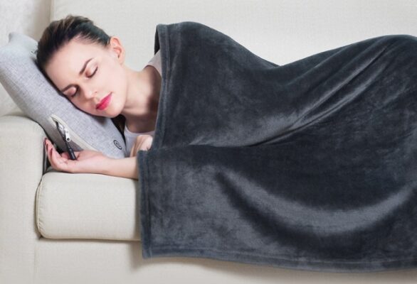 Chăn lông cừu Kirkland Plush Blanket Queen