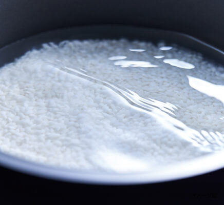 Nồi cơm điện Toshiba RC-18KGW cao tần áp suất hút chân không