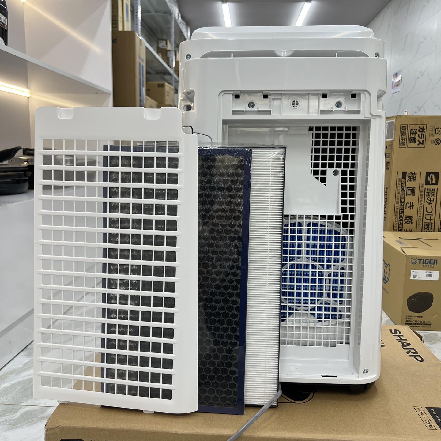 Máy lọc không khí Sharp KC-S50-W có bù ẩm